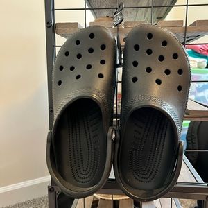 Black Crocs. Womens 9.